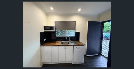 Unfurnished 2 Bedroom 1 Bathroom Apartment Cairns North - Photo 4
