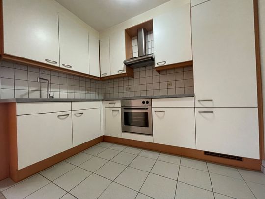 Prachtig vernieuwd appartement met 1 slaapkamer en dressing! - Photo 1