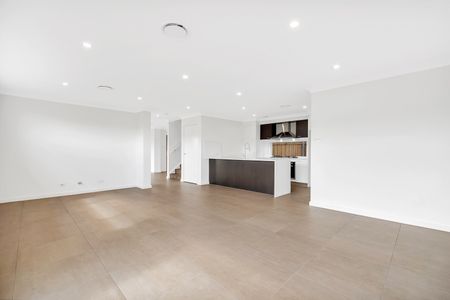 2 Renwick Street, Catherine Field NSW 2557 - House For Rent | Domain - Photo 3