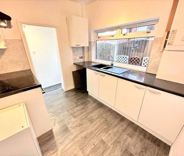 3 bedroom terraced house to rent - Photo 2