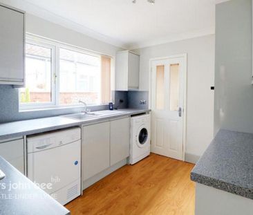2 bedroom semi-detached house to rent - Photo 2