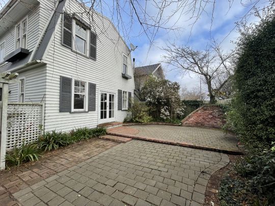 Spacious & Sun-Drenched Family Home in Merivale - Photo 1