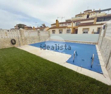 Alquiler de chalet adosado en Calle Amapola - Photo 5