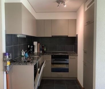 Appartement de 2.5 pièces situé dans un cadre verdoyant et proche d... - Photo 2