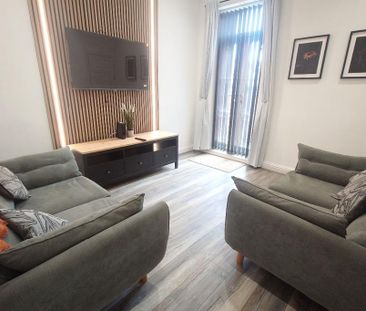 4 bedroom terraced house to rent - Photo 1