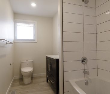 For Lease - 200 John Street Unit# A, Bradford West Gwillimbury, Ont... - Photo 6