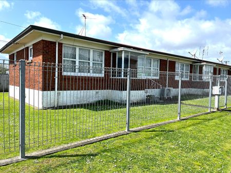 9C Caspar Road, Papatoetoe, Auckland - Photo 2