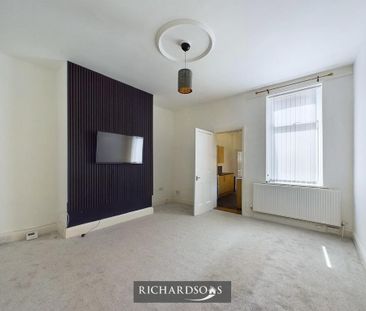 2 bedroom ground floor flat to rent - Photo 5