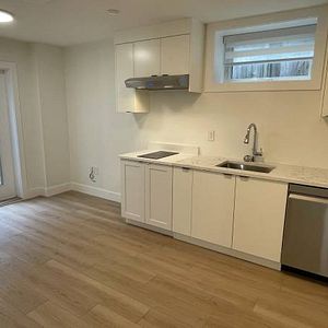 Brand New 1 Bedroom 1Bath @Vancouver West Dunbar - Utilities included! - Photo 2