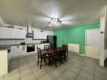 1 bedroom in a house share to rent - Photo 5