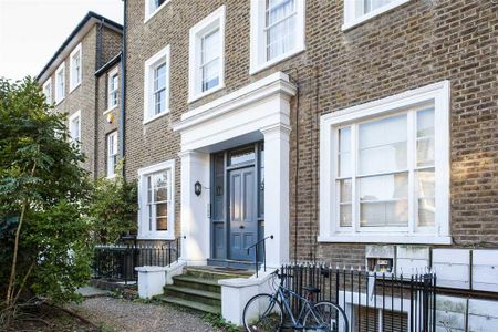 4 bedroom flat to rent - Photo 2