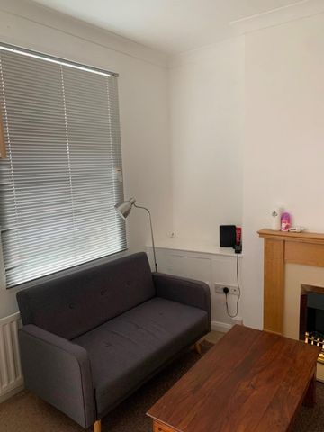 2 Bed Terraced House, Villiers Street, CV2 - Photo 2