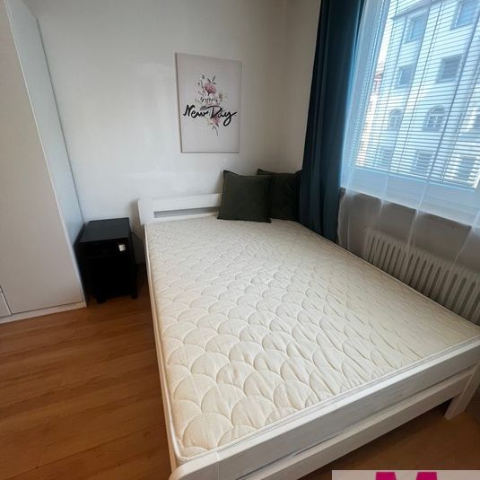 Modern eingerichtete 1-Zimmer Wohnung mit idealer Anbindung - Foto 1