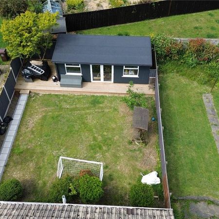 5 bedroom detached house to rent - Photo 4