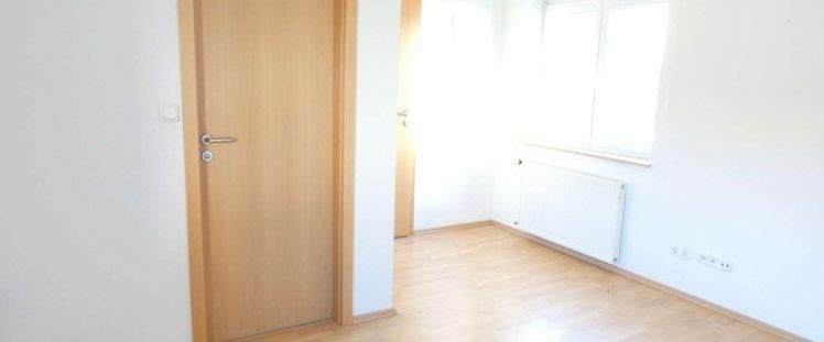 Helles 1-Zimmer-Appartement in Bahnhofsnähe in Rödental! - Photo 1