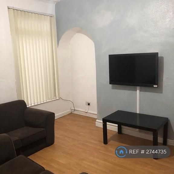 1 bedroom in a house share to rent - Photo 1