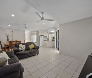 11 Strathburn Street, Mount Louisa - Photo 1