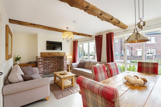 3 bedroom parking to rent - Photo 1