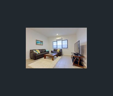 Modern Furnished Townhouse in Village Quays - Photo 1