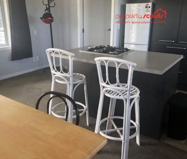 Furnished 2 Bdrm Townhouse - Photo 5