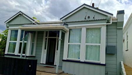 Modernised Character Villa close to City - Photo 4