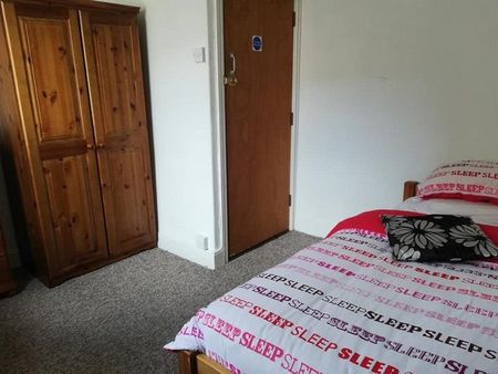 5 bedroom house to rent - Photo 4