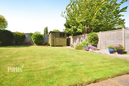 3 bedroom detached bungalow to rent - Photo 2