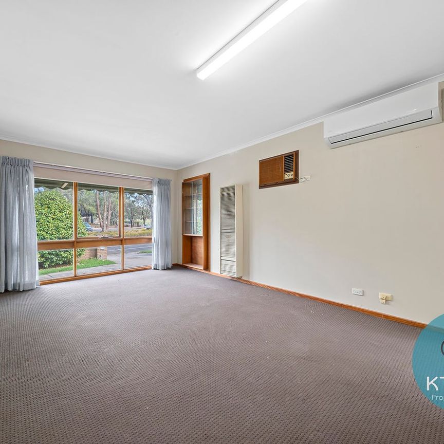 Spacious 4-Bed Townhouse in Vermont South - Photo 1