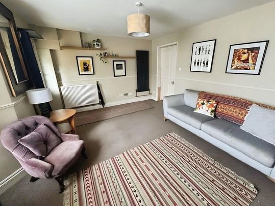 2 bedroom ground floor flat to rent - Photo 1