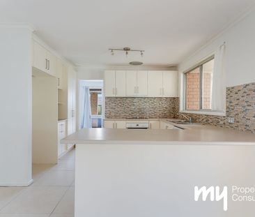 30 Popondetta Place, Glenfield, NSW 2167 - Photo 4