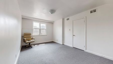 For Lease - 174 Caribou Road Unit# Main, Toronto, Ontario - Photo 3