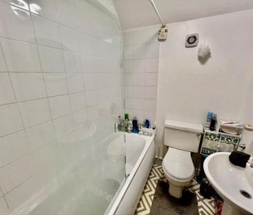 3 bedroom end of terrace house to rent - Photo 6