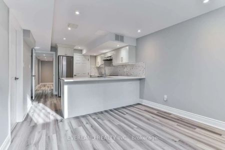 Detached Home For Lease | N9246525 - Photo 4