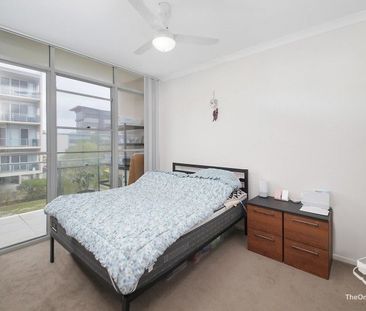 Location! Location! Location! - Photo 5