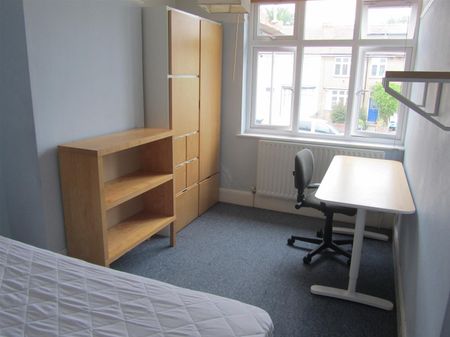 Dovercourt Road, Bristol - Photo 2
