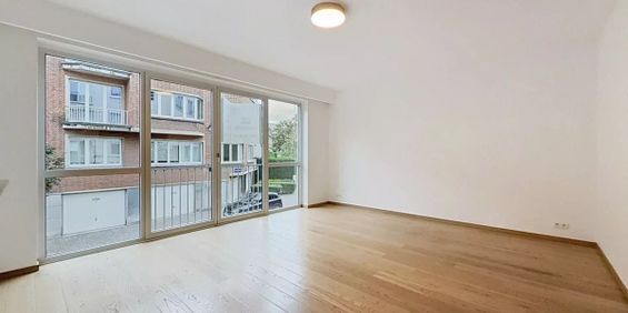 Appartement te huur in Ukkel voor € 2.300 met 3 slaapkamers - Photo 3