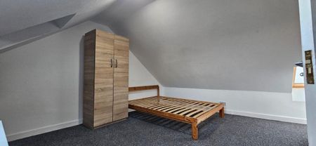 4 bedroom terraced house to rent - Photo 3