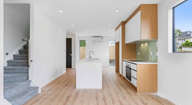 Modern Luxury - Unbeatable Location - Photo 1