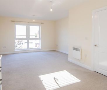 1 bed Apartment To Let - Photo 4