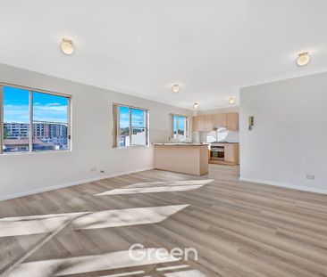Sunny Top-Floor Apartment in a Prime Location - AVAILABLE NOW - Photo 3