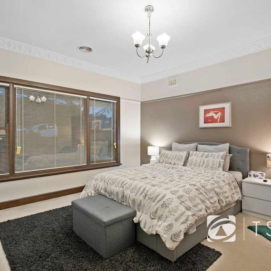 Spacious Family Home in Golden Square - Photo 1