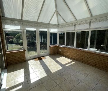 4 bedroom detached bungalow to rent - Photo 2