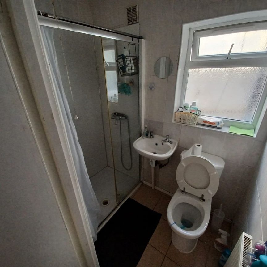 Room in a Shared House, Ham Park Rd, E15 - Photo 1
