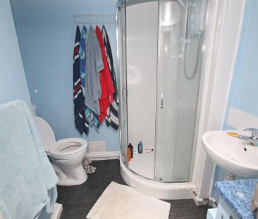 2 bedroom private hall to rent - Photo 3