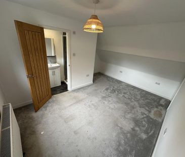 4 bedroom terraced house to rent - Photo 3