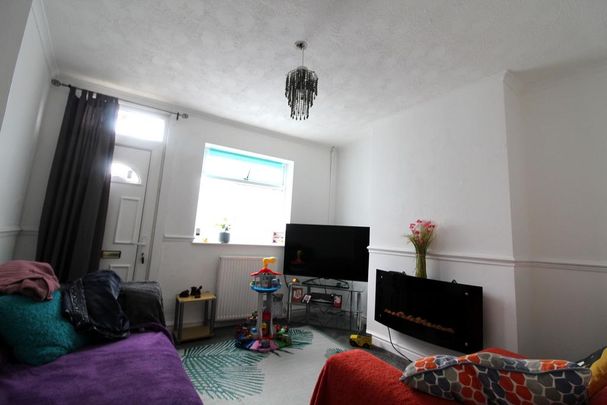 2 bedroom terraced house to rent - Photo 1