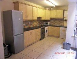 5 Bed Student House in Belfast-Botanic - Photo 1