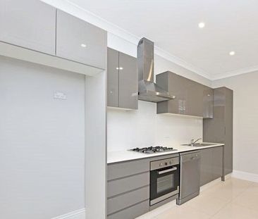 Stunning Updated Split-Level Terrace in Premier Inner-City Location - Photo 1