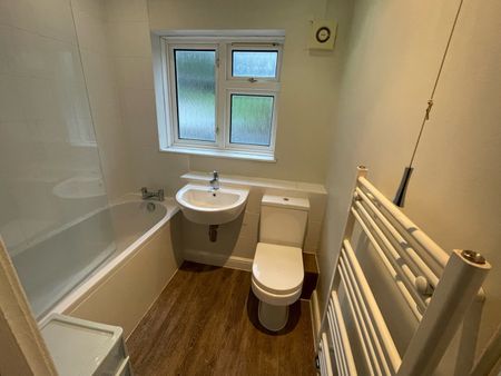 2 Bed Flat, Clifton Vale Close, BS8 - Photo 5