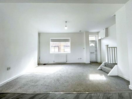 3 bed terraced house to rent in TS28 - Photo 4